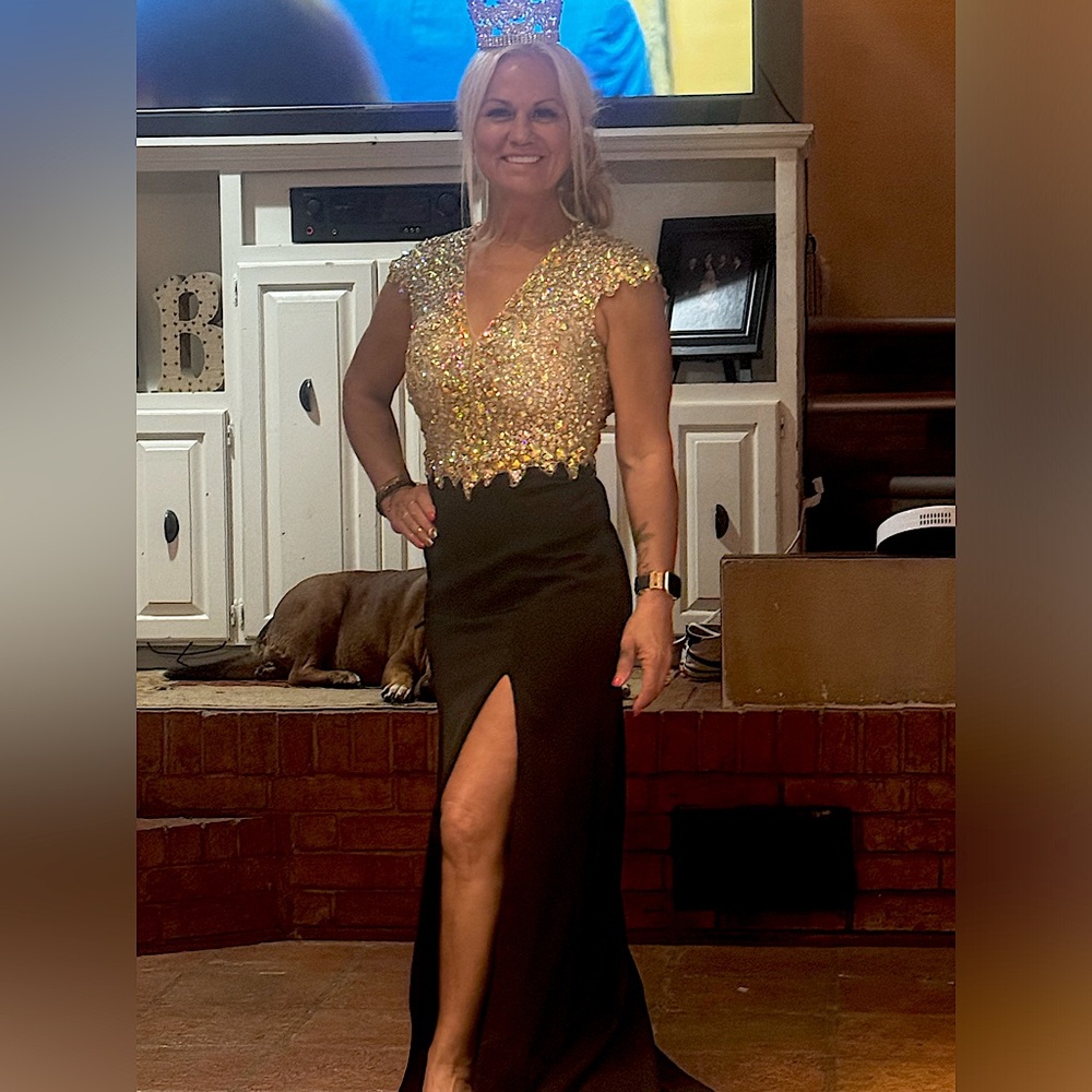 Formal wear: prom/pageant